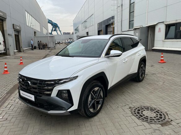 Huynday Tucson белый 2024 черный салон