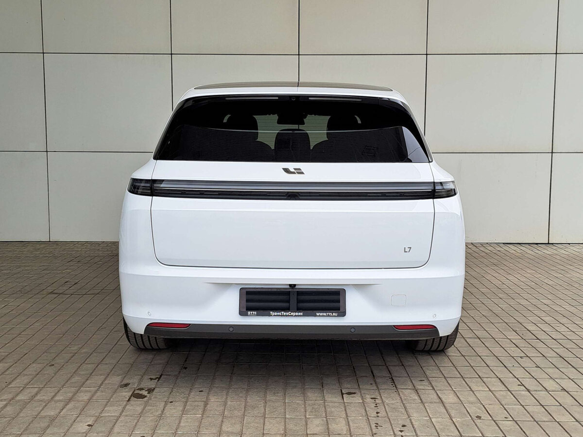 Lixang L7 white 2024 черный салон