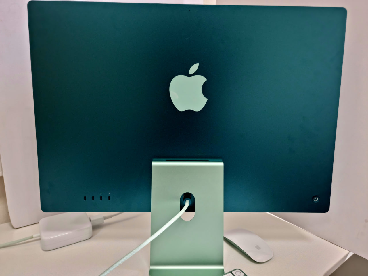 iMac 24" (2023) Retina 4,5K MQRN3 Green (M3 8Core CPU, 10Core GPU/8Gb/256SSD) - Б/У iMac 24" (2023) Retina 4,5K MQRN3 Green (M3 8Core CPU, 10Core GPU/8Gb/256SSD) - Б/У