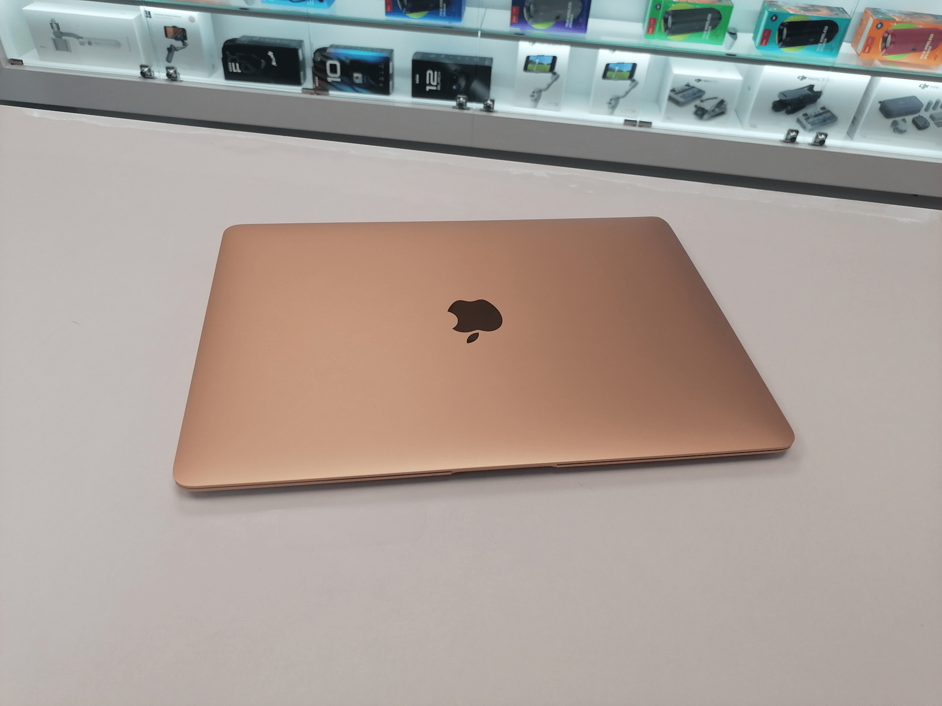 MacBook Air 13" Gold MGNE3RU/A (Late 2020) M1 8Gb/512Gb SSD/Touch ID (23 цикла) - Б/У