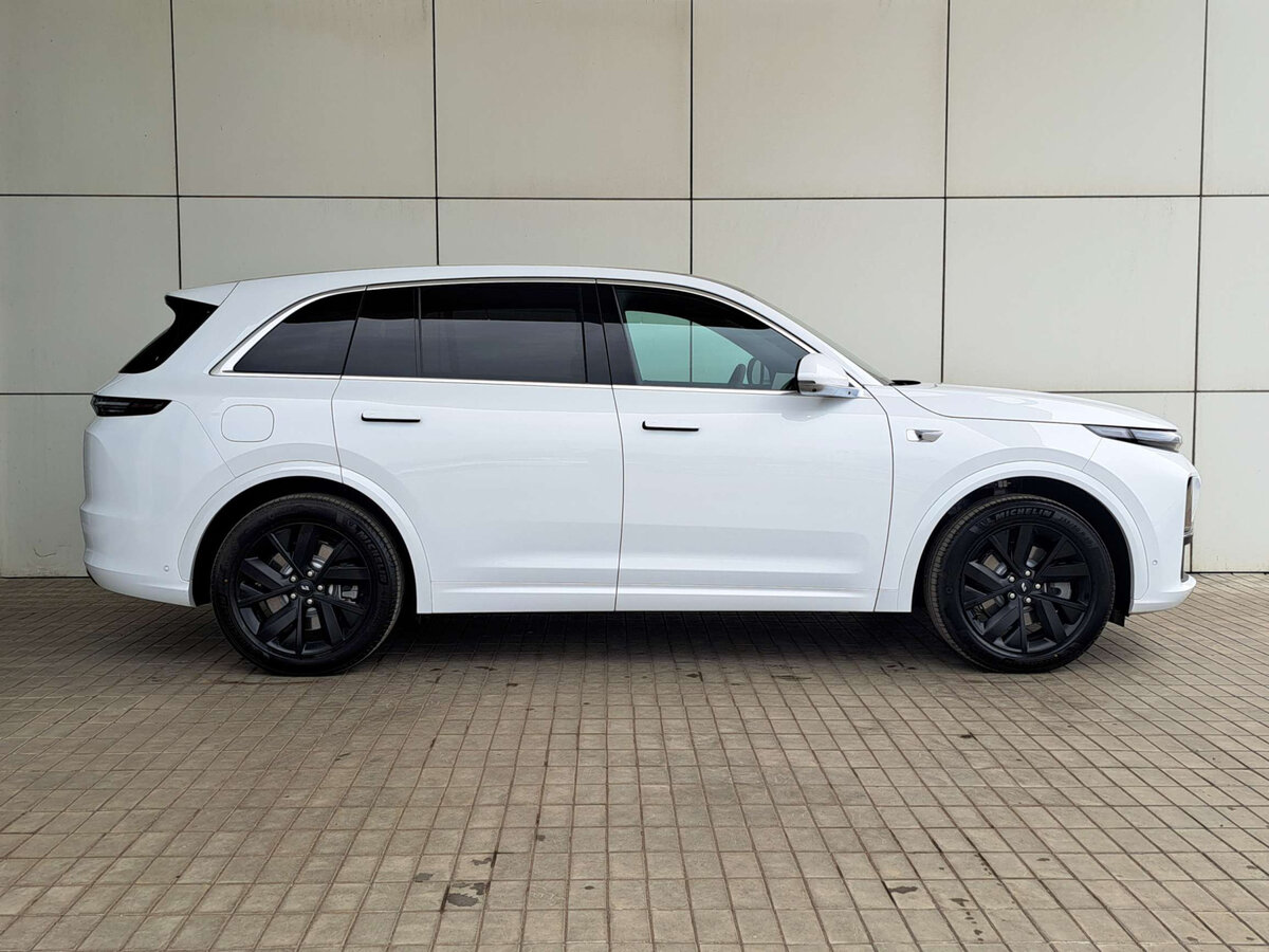 Lixang L7 white 2024 черный салон