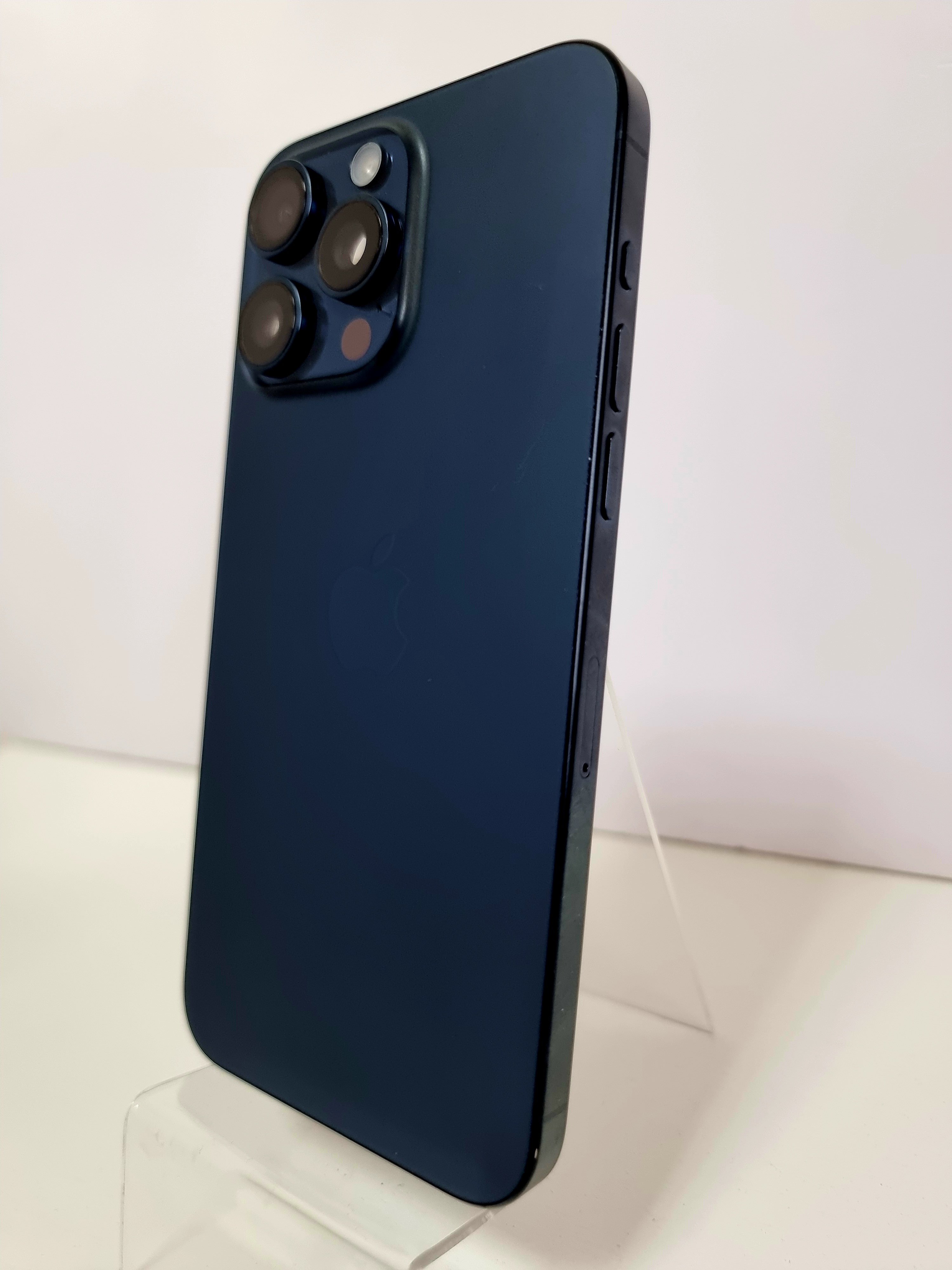 iPhone 15 Pro Max 512Gb Blue Titanium (1 sim + eSIM / 88% / Без коробки / Заменен дисплей / Не работает широкоугольная камера) - БУ . . + +