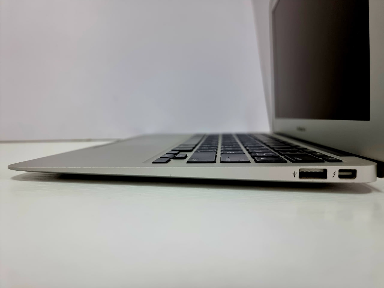 MacBook Air 11,6" Intel Core i5, 1,4ГГц, 8Gb, 128Gb SSD (Mid 2014) (Без коробки) - БУ