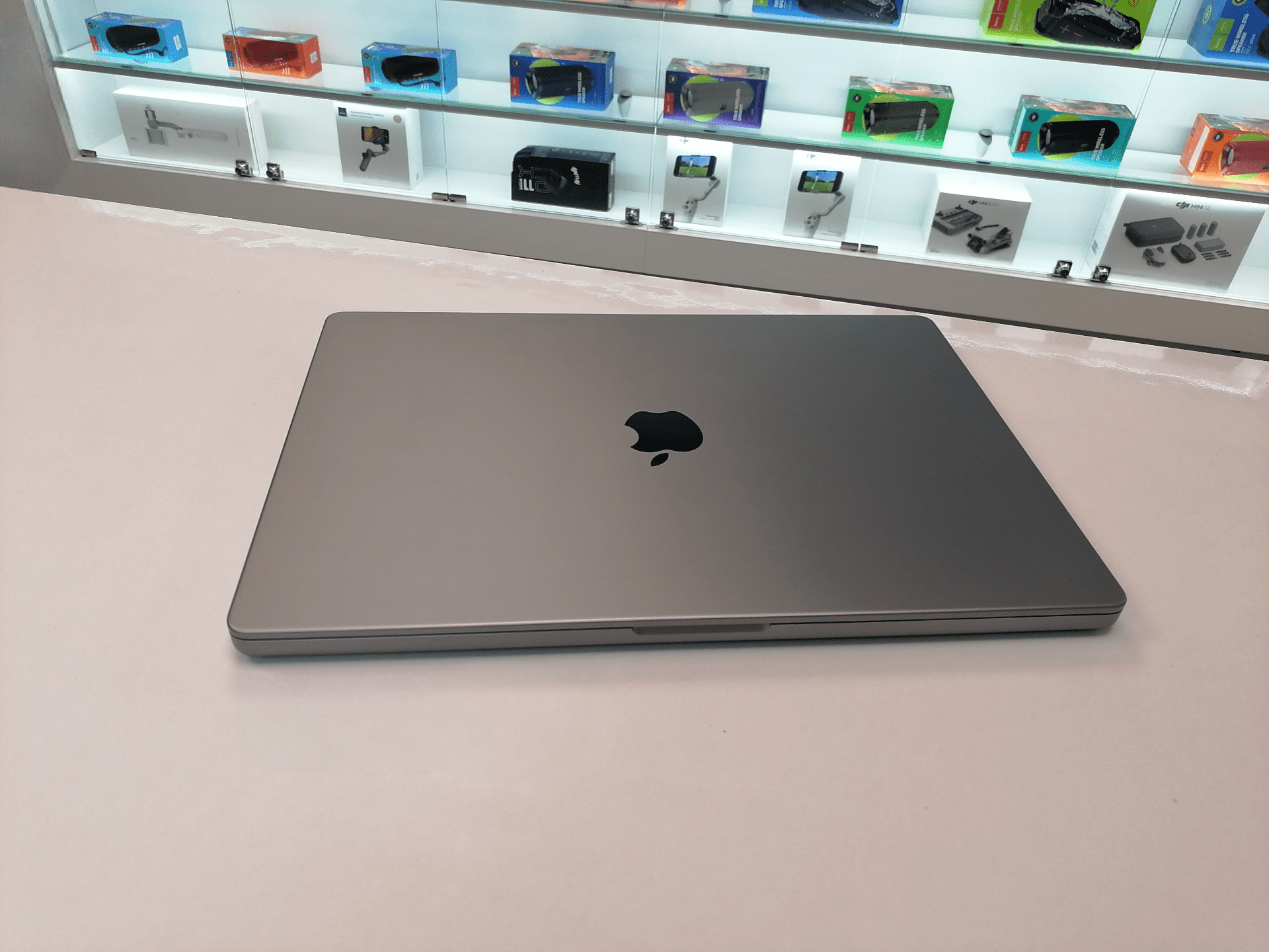 MacBook Pro 16" (Late 2021) MK1A3RU/A Space gray (M1 Max 10C CPU, 32C GPU/32Gb/1Tb SSD) (272 цикла) - Б/У MacBook Pro 16" (Late 2021) MK1A3RU/A Space gray (M1 Max 10C CPU, 32C GPU/32Gb/1Tb SSD) (272 цикла) - Б/У