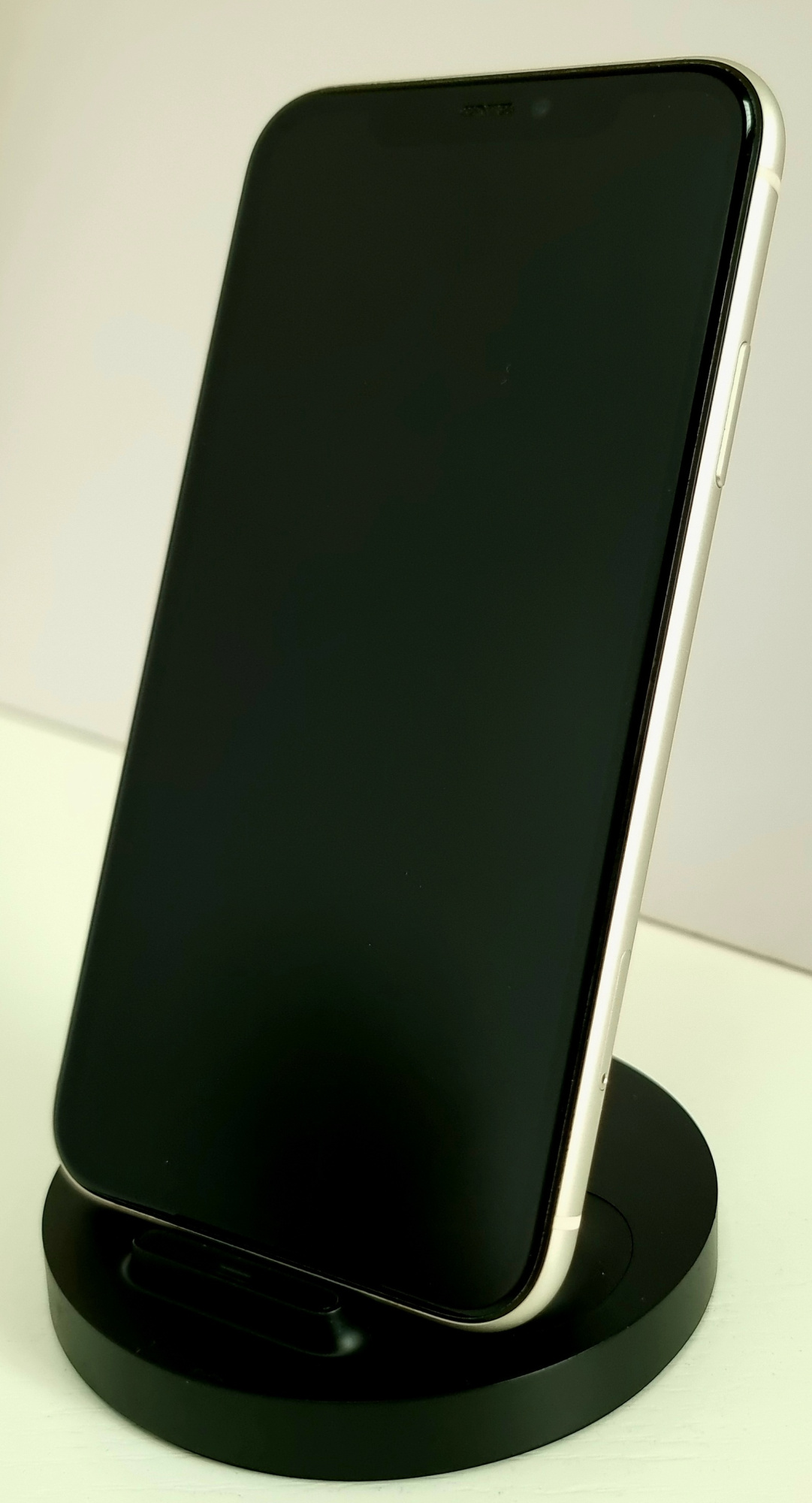 iPhone 11 128Gb White (77% / Без коробки / Темные полосы на экране) - Б/У . . +