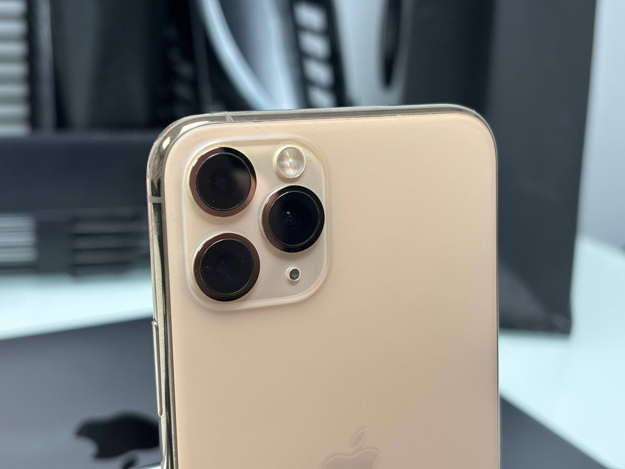 iPhone 11 Pro 256Gb Gold (69% / Без коробки) - Б/У . . + +